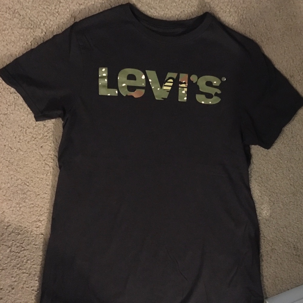 👕 LEVI’S T-SHIRT 👕